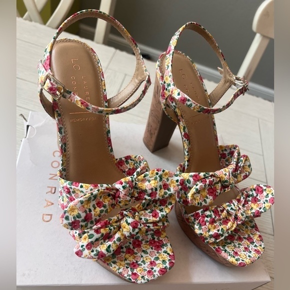 Lauren Conrad Spring Floral Print platform sandals w/ ankle strap. Size 10 - Picture 2 of 10